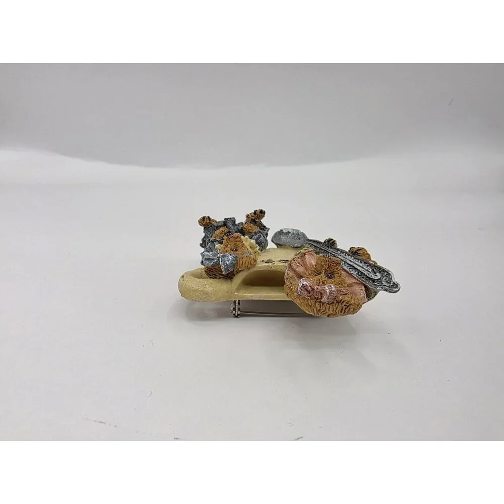Boyds Bears & Friends Bearware Collection Pin/Brooch Prissie‎ & Missie Fixin Tea
